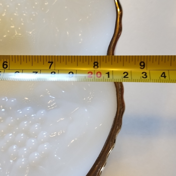 Anchor Hocking Grape Leaves Milk Glass Low Pedestel Bowl & Gold Trim - Picture 6 of 8